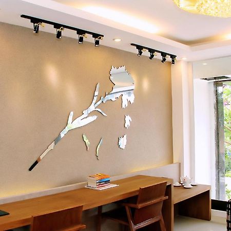 The Carnation Hotel Дананг Екстериор снимка